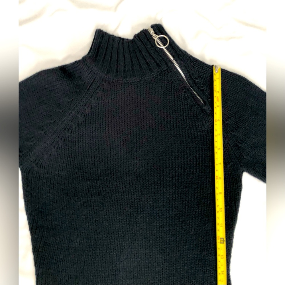 90’s Energie rich black knit sweater with sexy functional zipper accent. - Picture 2 of 10